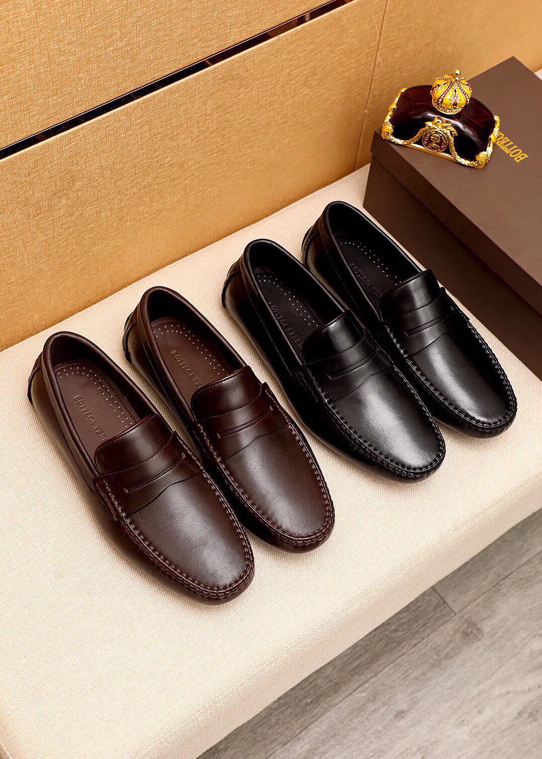 Men's Men's Shoes 💰: 460 💰💐 BV Men's Slip-on Shoes® [BOTTEGA VENETA] Official website counter new model, one-to-one mold opening ⚠Italian calfskin ➕Embossed ➕Cow 🐂 leather lining. Driving slip-ons, available at counters, sizes 38～44 (45🉑️customized)
